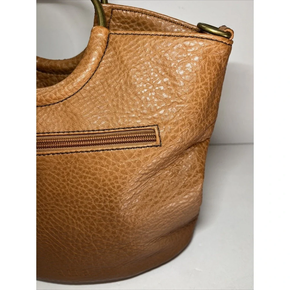 A New Approach‎ A.N.A. Purse Medium Camel Colored Brass Handles Style Vibes